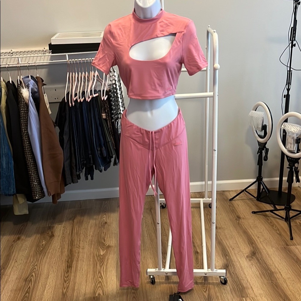 NWT Bo+Tee Pink Women's Pants and Cut Out Crop Top Set.